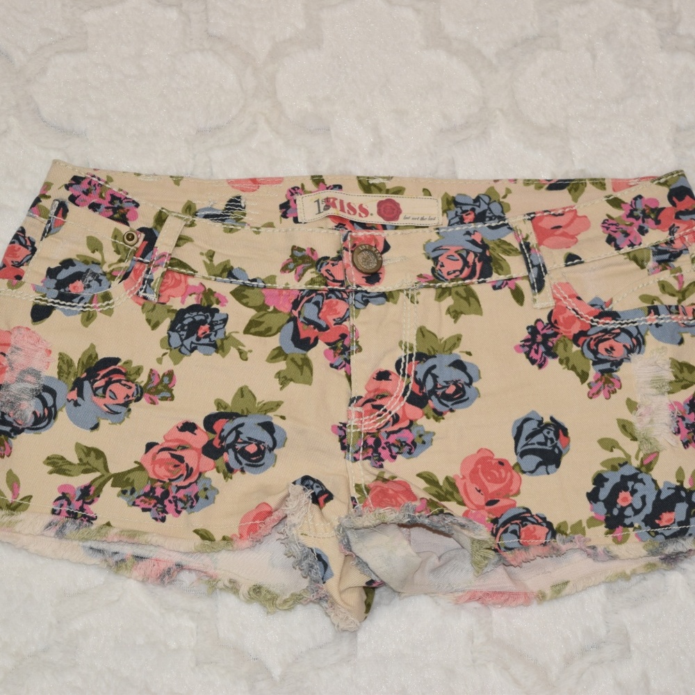 1st Kiss Floral Shorts
